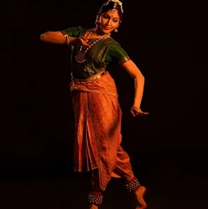 South-Lady-Dancing-pose-43